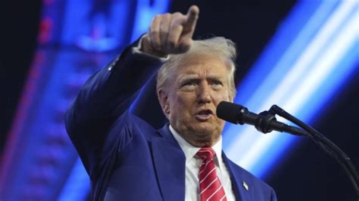 5 easy ways to stay knowledgeable about politics and world events