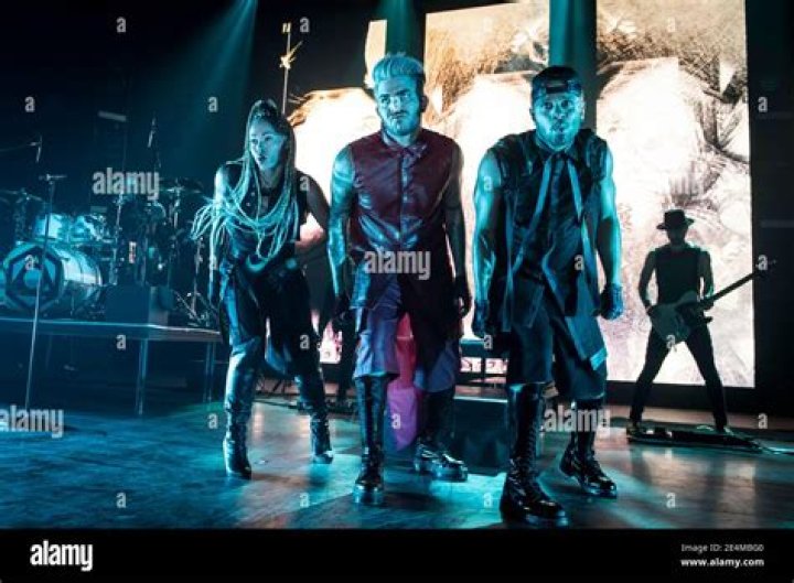 Adam Lambert Performs An Eye-Catching Halloween Performance of "Evil In The Night"