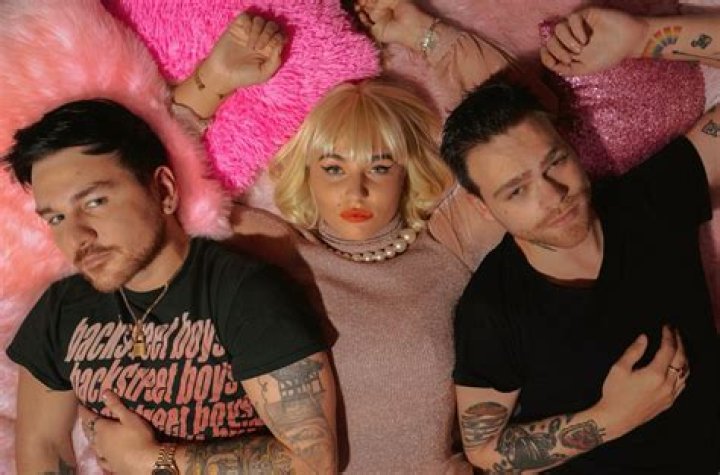 Adam&Steve Team Up With Maty Noyes For Bisexual Love Anthem 'Wherever You Are'