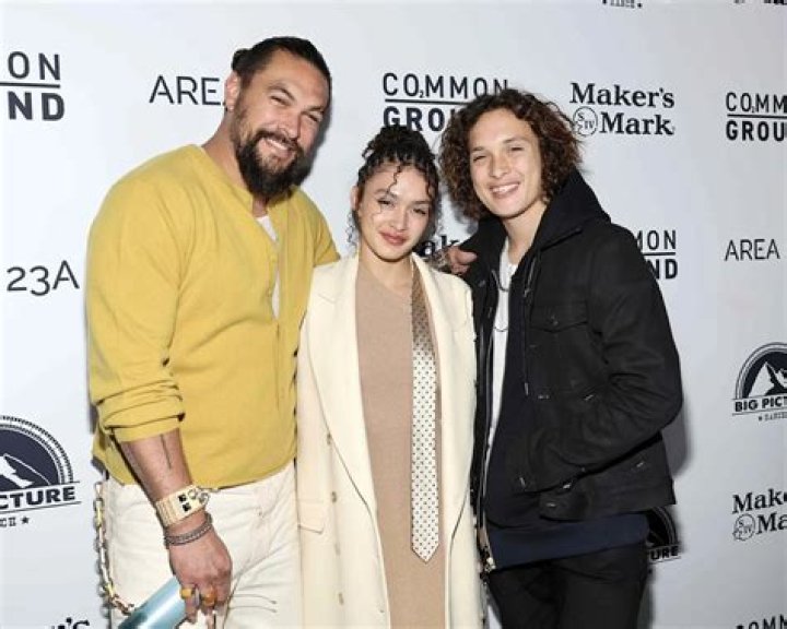 Age, Net Worth, Height, Girlfriend Of Nakoa-Wolf Manakauapo