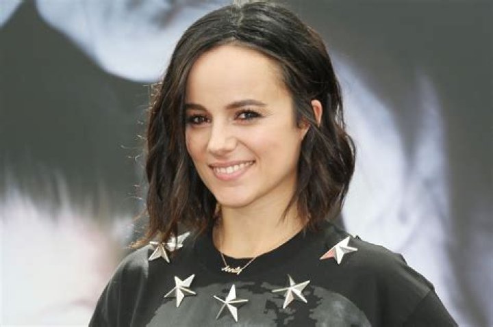 Alizée Net Worth, Income, Salary, Earnings, Biography