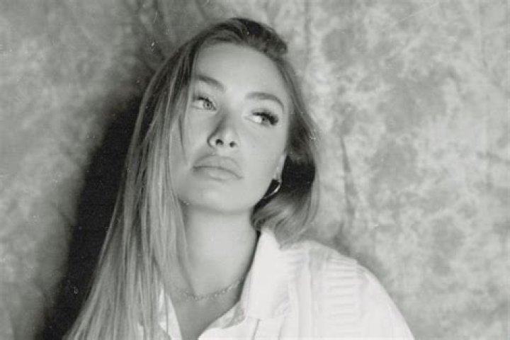 Ally Barron Takes Us On an Outspoken Ride Through her Intense Life Experiences with EP "Sincerely, AB"