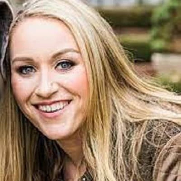 Amanda Clifton- Wiki, Age, Husband, Ethnicity, Net Worth, Height, Career