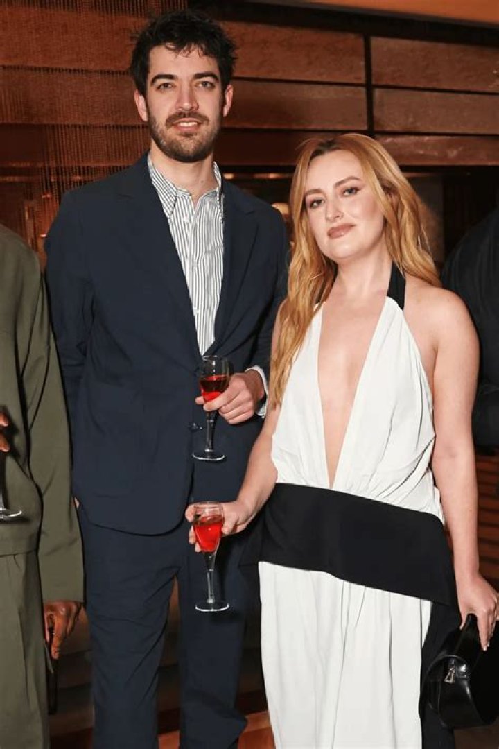 Amelia Overholt’s Boyfriend: Who is Amelia Overholt Dating?