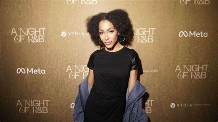 Amina XO Net Worth 2024, Age, Height, Bio, Birthday, Wiki!