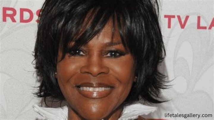 Amy Johnston - Net Worth, Age, Height, Birthday, Bio, Wiki!