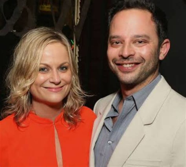 Amy Poehler Dating Nick Kroll – Couple Caught In Heavy PDA