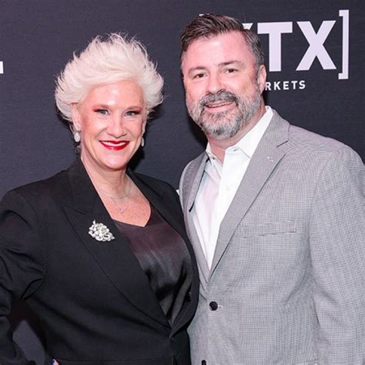 Anne Burrell’s Wife: Who is Anne Burrell Dating?