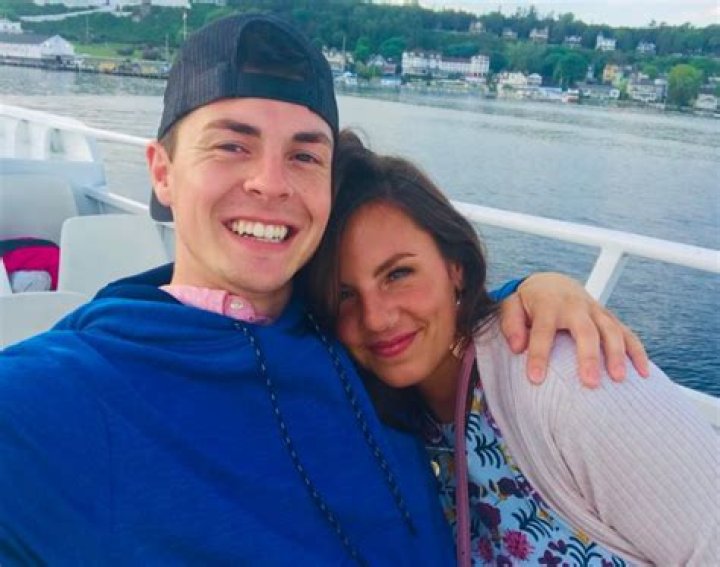 
Annie Agar- Wiki, Age, Height, Net Worth, Boyfriend, Dating	