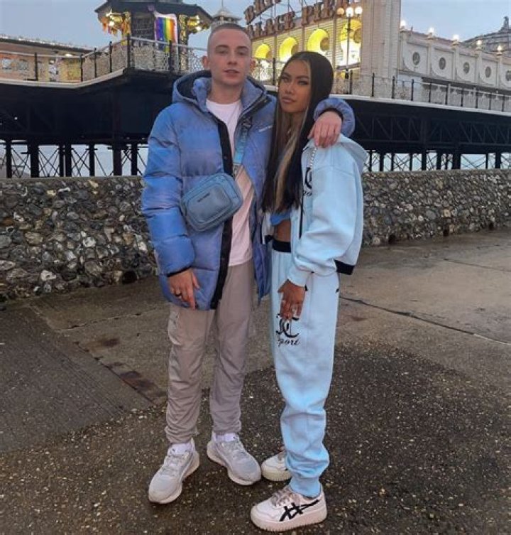 ArrDee Biography: Girlfriend, Age, Height, Net Worth, Songs, Aitch, Nationality, Sister, Flowers, Come and Go, Lyrics, Wikipedia, War, Oliver Twist