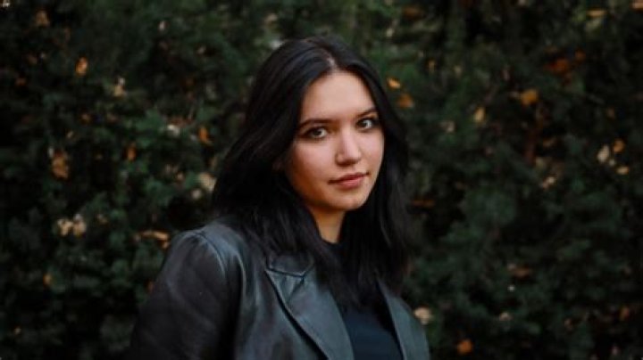 Artist 101: Louisa Johnson - CelebMix