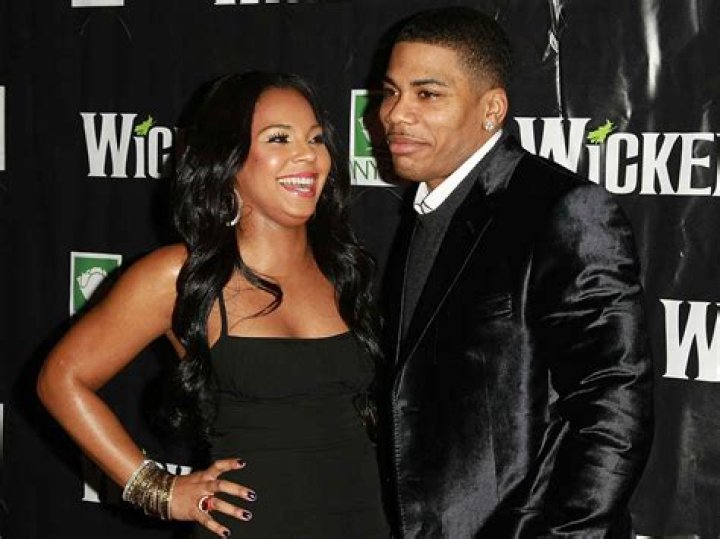 Ashanti’s Girlfriend: Who is Ashanti Dating?