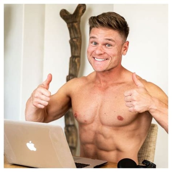 Ashton Pienaar - Net Worth, Age, Height, Birthday, Bio, Wiki!