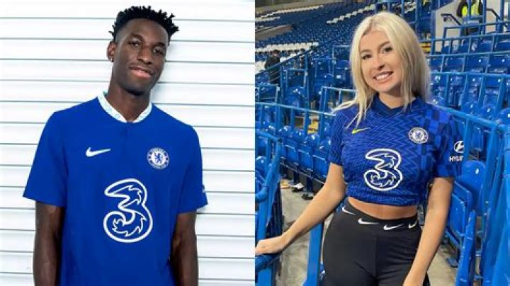 Astrid Wett: An Unexpected Connections with Nicolas Jackson