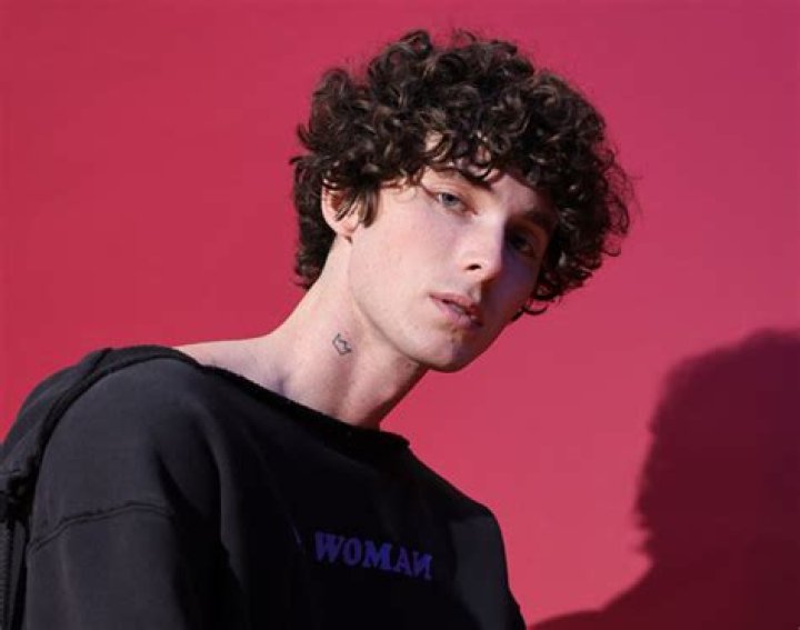 August Royals Drops New Single & Music Video For "Crash"