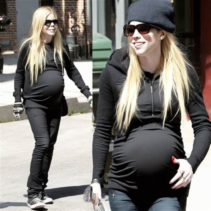 Avril Lavigne Pregnant By Chad Kroeger?