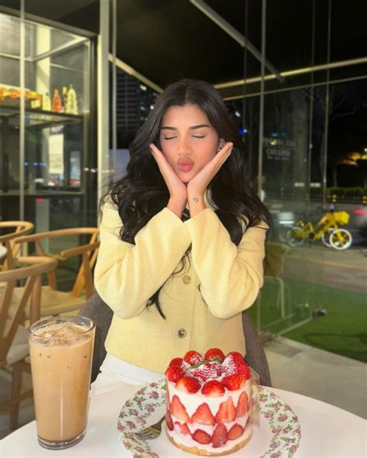 Banen Naem - Net Worth, Age, Height, Birthday, Bio, Wiki!