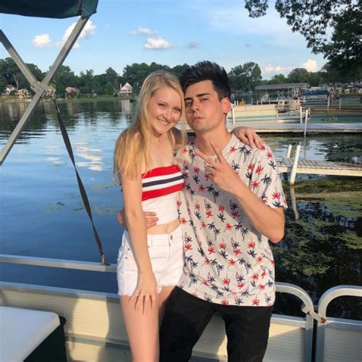 Bebé Maldonado - Net Worth, Age, Height, Birthday, Bio, Wiki!