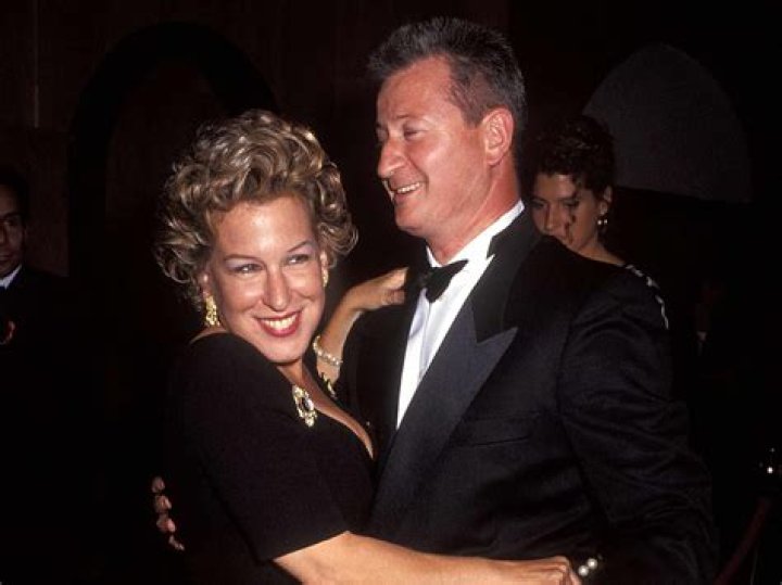 Bette Midler’s Husband: Who is Bette Midler Dating?