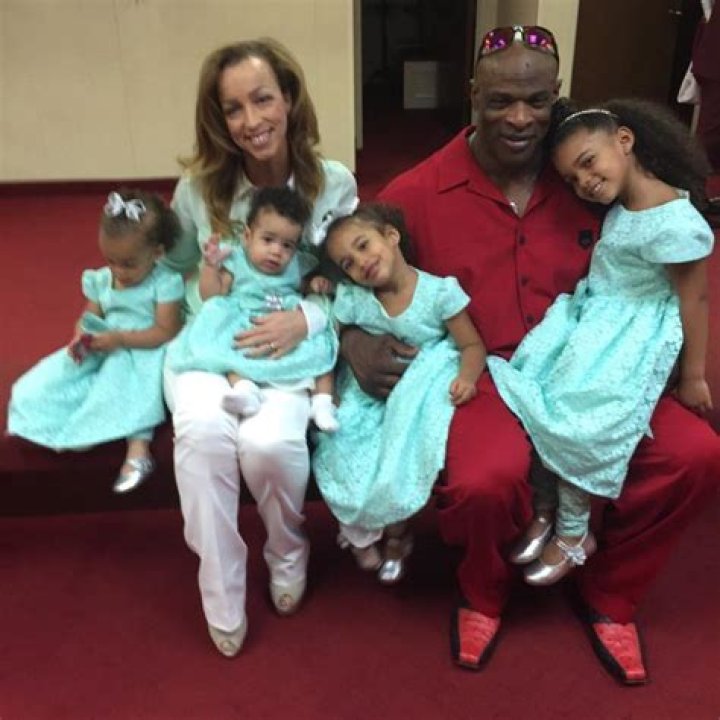 Big E Biography, Age, Family, Girlfriend, Education, Career, Salary, Awards.