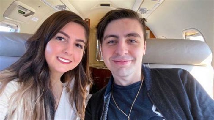 Bnans’s Boyfriend: Who is Bnans Dating?