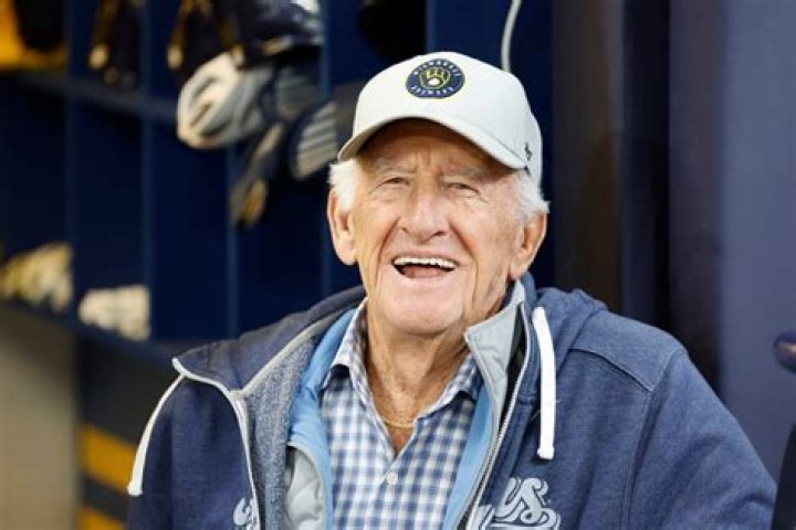 Bob Uecker Net Worth, Age, Height, Bio, Birthday, Wiki!