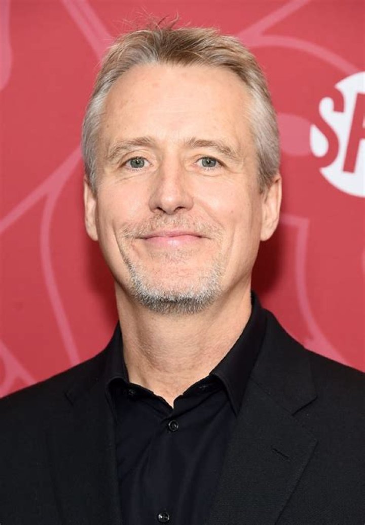 Bobby Roache - Net Worth, Age, Height, Birthday, Bio, Wiki!