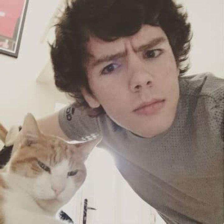 Brad Leman- Biography, Age, Height, Net Worth, Girlfriend, Dating