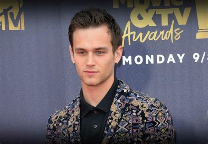 Brandon Flynn Net Worth, Age, Height, Bio, Birthday, Wiki!