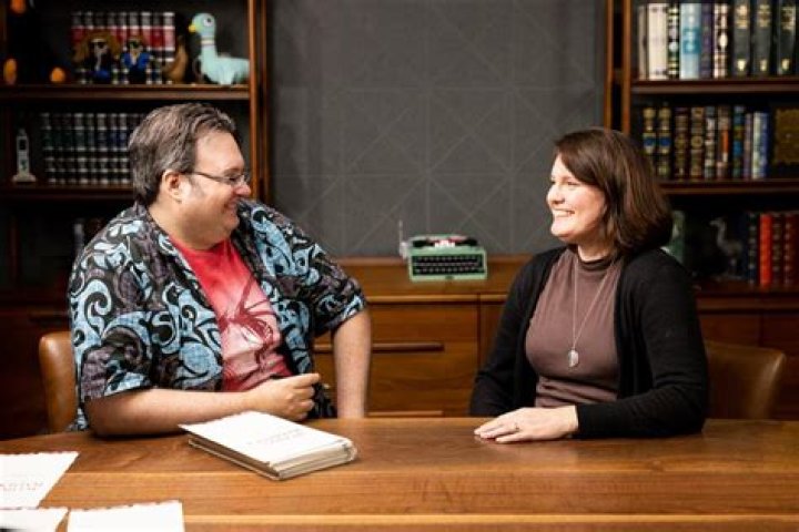 Brandon Sanderson’s Wife: Who is Brandon Sanderson Dating?