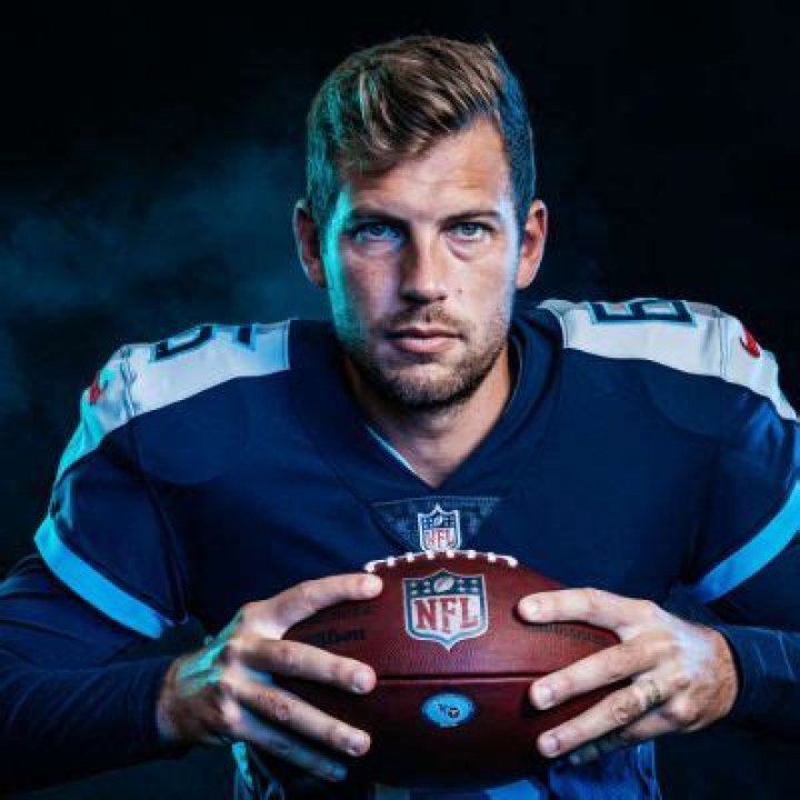 Brett Kern- Wiki, Biography, Age, Height, Net Worth, Wife