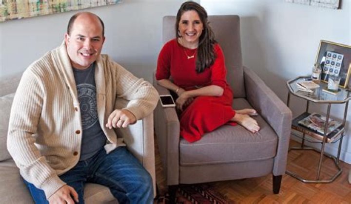 Brian Stelter Bio, Age, Family, Wife, Kids, CNN, Ratings, Salary