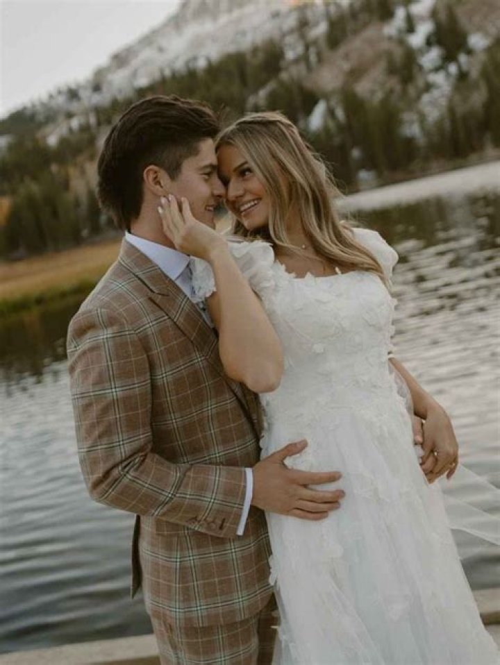 Brock Mikesell Biography, Wiki, Age, Parents, Siblings, Kesley LeRoy, Instagram and Net Worth.