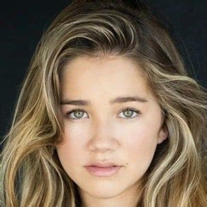 Brooklyn Rae Silzer Net Worth, Age, Height, Bio, Birthday, Wiki!