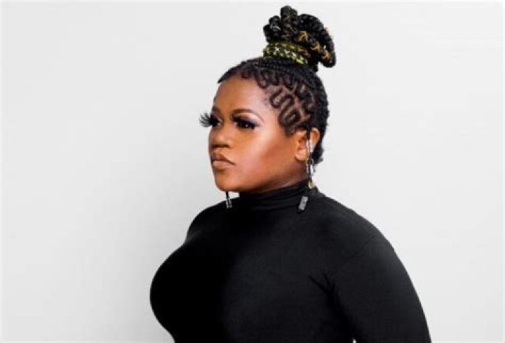 Busiswa Biography: Songs, Age, Baby Daddy, Husband, Net Worth, Pictures, Child, Weight Loss