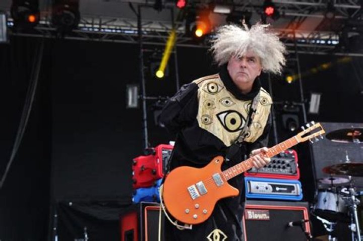 Buzz Osborne Net Worth, Age, Height, Bio, Birthday, Wiki!