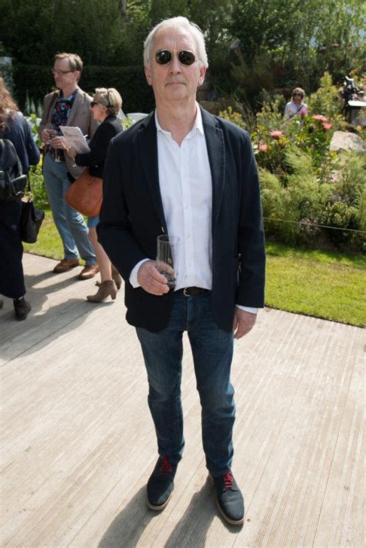 Carl Lawson Net Worth, Age, Height, Bio, Birthday, Wiki!