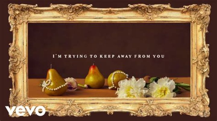 Carly Rae Jepsen unveils lyric video for 'Cut To The Feeling'