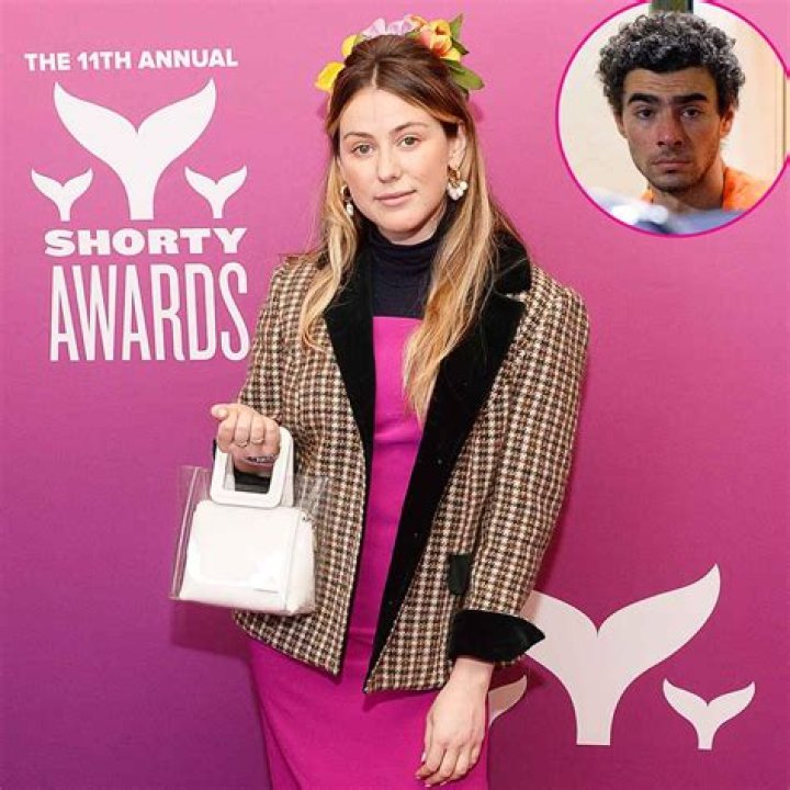 Caroline Calloway Bio, Movie, Height, Weight, Apartment