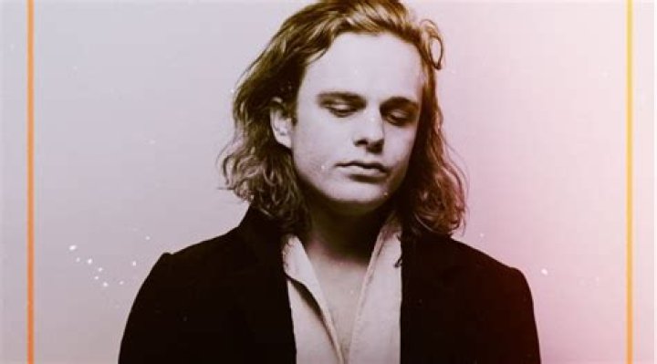 CelebMix Exclusive Premiere: Archie Faulks' Music Video For New Single 'Hung Up'