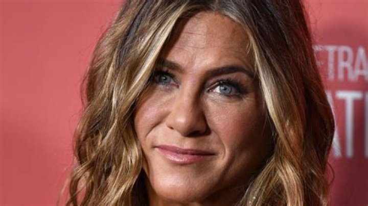 Chelsea Handler Ditches Jennifer Aniston Friendship For Brad Pitt Relationship – Report