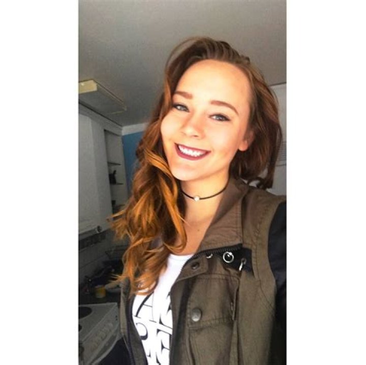 Chelsea Poppens - Net Worth, Age, Height, Birthday, Bio, Wiki!