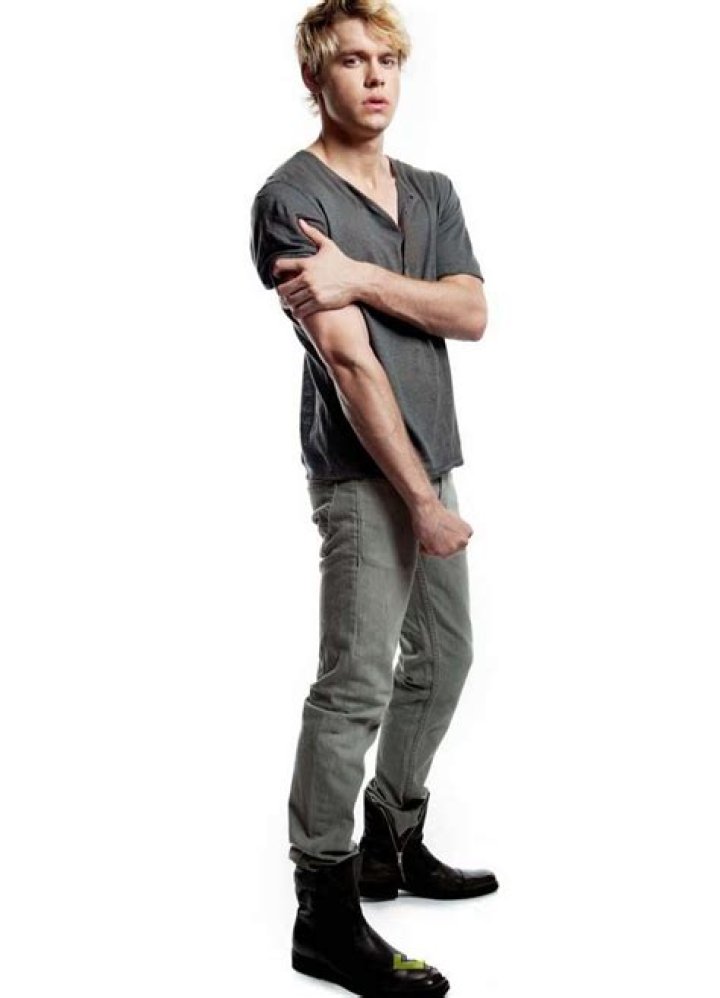 Chord Overstreet - Net Worth, Age, Height, Birthday, Bio, Wiki!