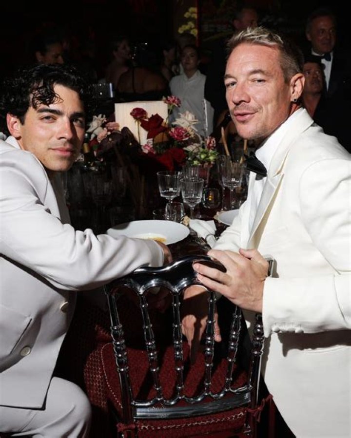 Chris Edwards - Net Worth, Age, Height, Birthday, Bio, Wiki!