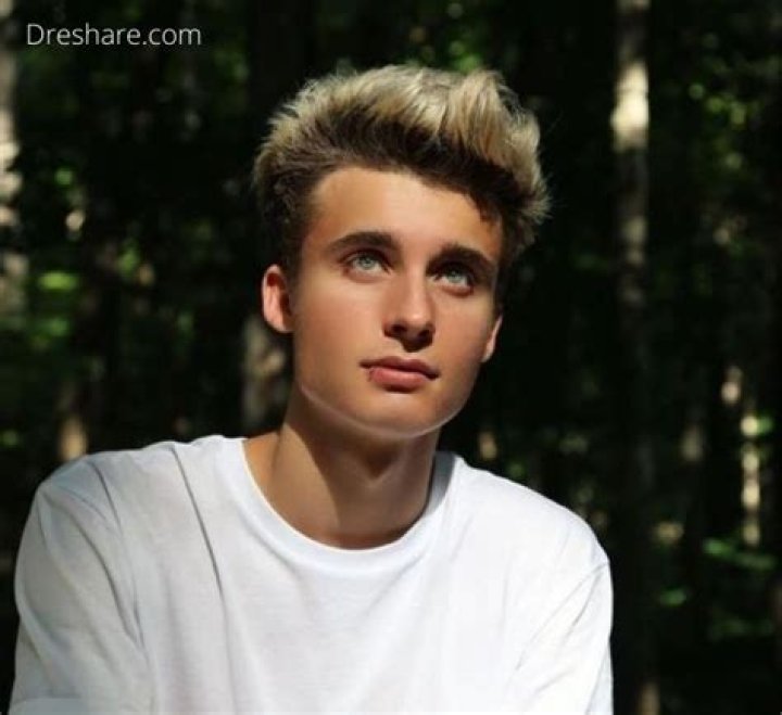 Christian Collins- Net Worth, Bio, Age, Ethnicity, Girlfriend, Height, Career