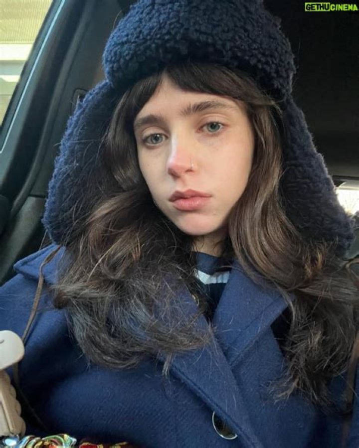 Clairo Biography, Age, Parents, Relationship, Height, Salary, Net Worth, Music