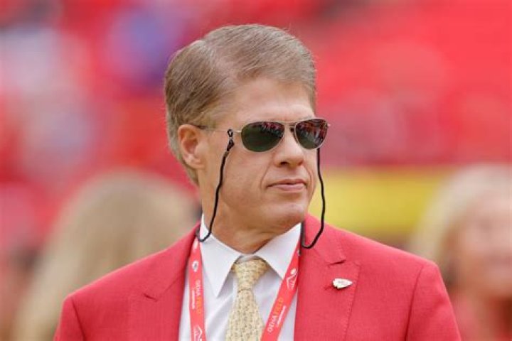 Clark Hunt Net Worth, Age, Height, Bio, Birthday, Wiki!