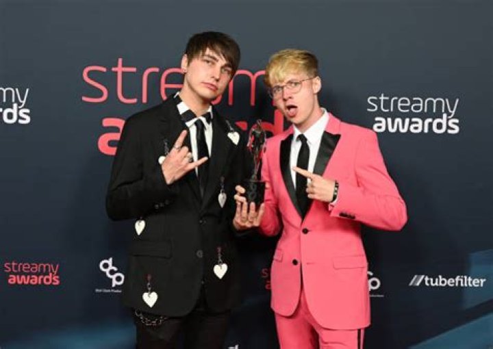 Colby Brock (Sam and Colby) Biography: Real Name, Girlfriend, Wikipedia, Height, Age, Net Worth, Songs, Birthday, Tattoos, Instagram