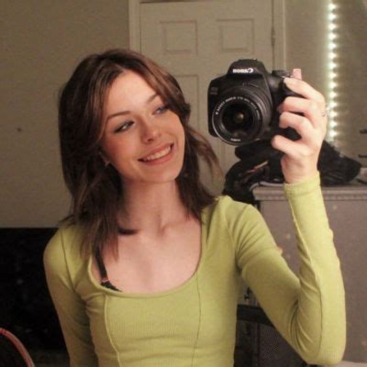 Cora Tilley- Wiki, Age, Height, Net Worth, Boyfriend, Ethnicity