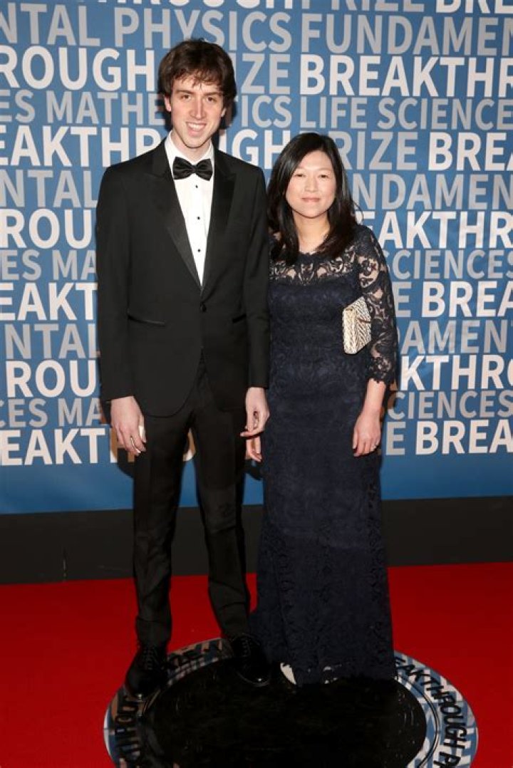 D'Angelo Net Worth 2024, Age, Height, Bio, Birthday, Wiki!